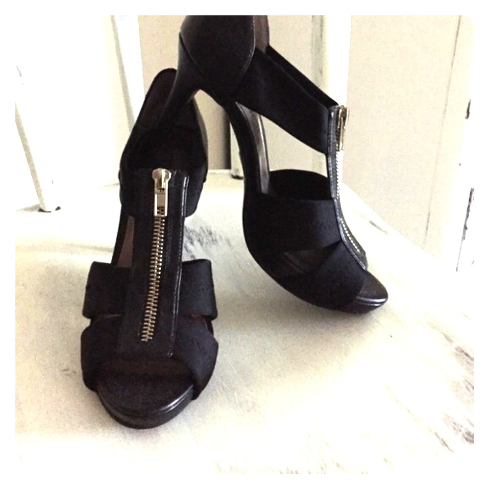 Black Moda Heels